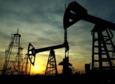 Чиновники предсказывают снижение добычи нефти